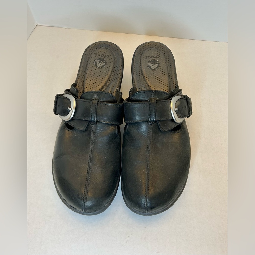 Crocs Women's Size 10 Shoes Cobbler Buckle Clog Mules Black Leather 15513 - Picture 4 of 11